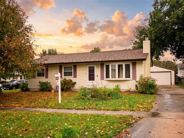 1612 Woodside Court NW, Cedar Rapids, IA 52405