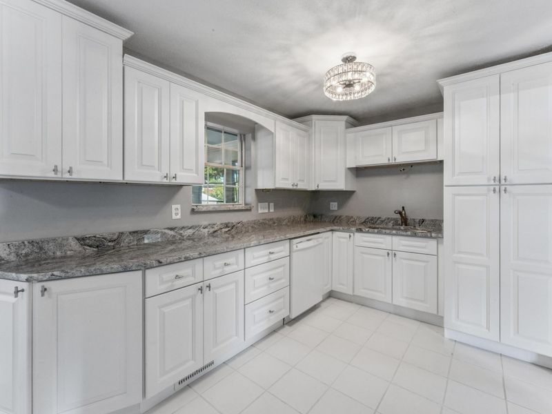 1549 Wilton Drive, Columbus, OH 43227 Photo 4