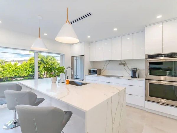 6600 NE 21ST Drive, Fort Lauderdale, FL 33308