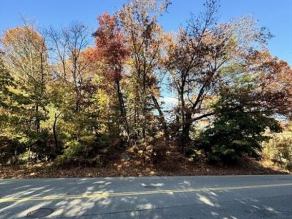 483 Sunderland Rd, Worcester, MA 01604