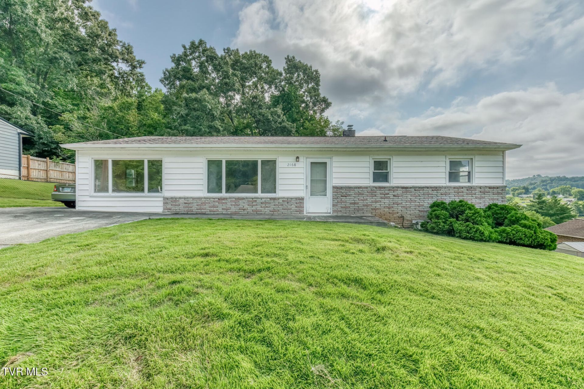 2168 Mocassin Street, Kingsport, TN 37660 Main Photo