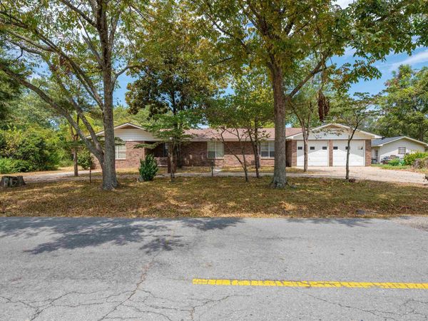 812 W 3rd, Lonoke, AR 72086