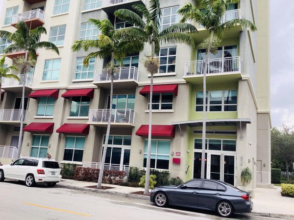313 NE 2ND Street, Unit 305, Fort Lauderdale, FL 33301