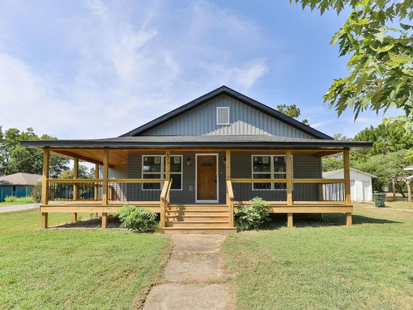 623 N Main Avenue , Bolivar, MO 65613