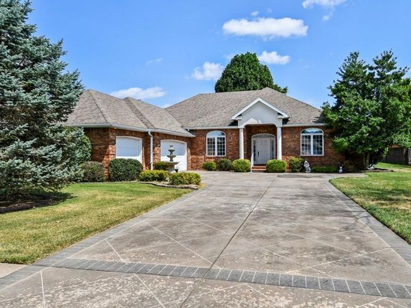 1228 N Yarberry Court, Springfield, MO 65802