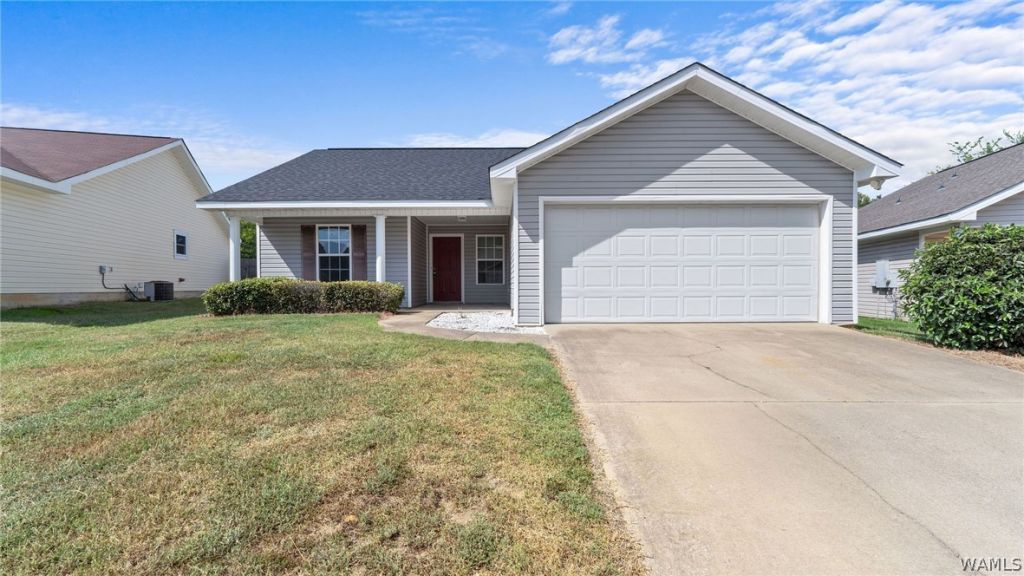 129 Peyton Ln, Moundville, AL 35474 Main Photo