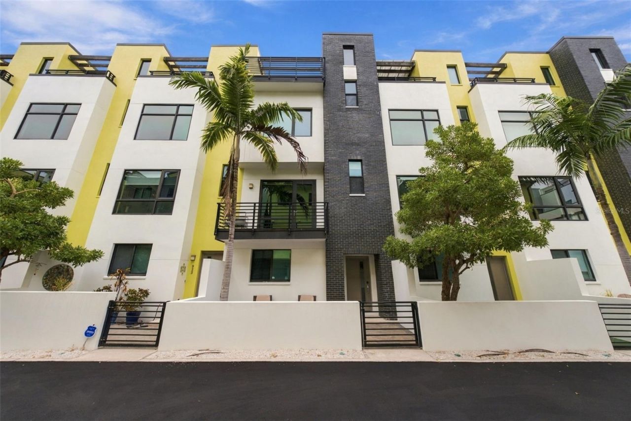 919 Arlington Avenue N, Saint Petersburg, FL 33705 Main Photo