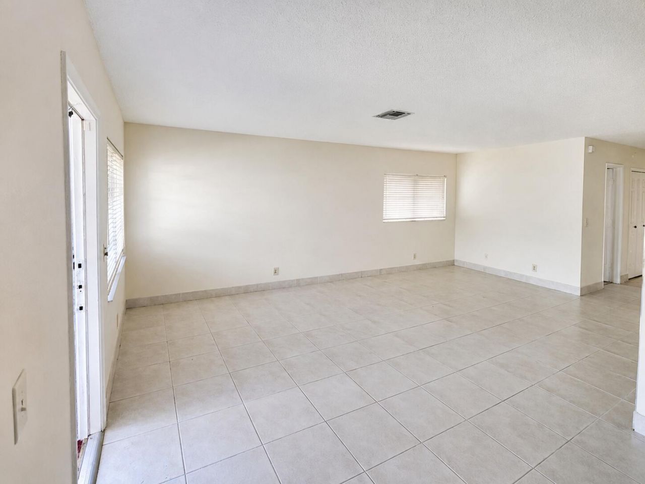 3319 Americo Drive, West Palm Beach, FL 33417 Photo