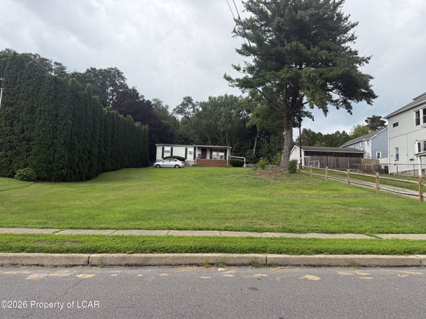 18 Williams , Kingston, PA 18704