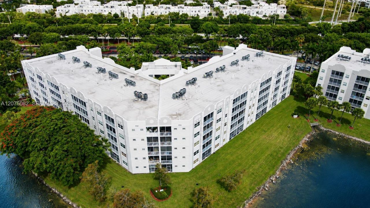 10750 NW 66th St , Unit 413, Doral, FL 33178 Photo