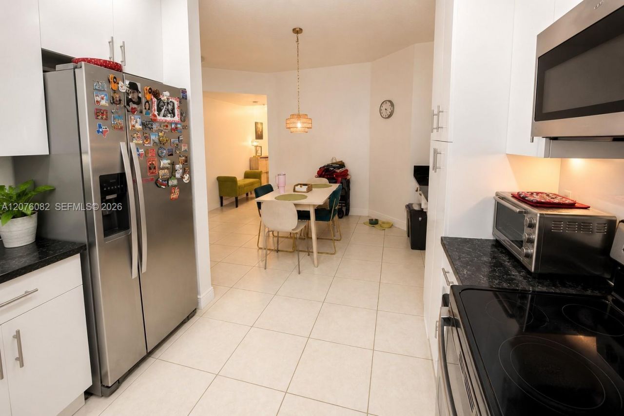 10750 NW 66th St , Unit 413, Doral, FL 33178 Photo