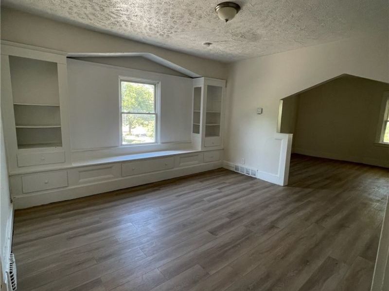 726 E 117th Street, Unit Up, Cleveland, OH 44108 Photo 4