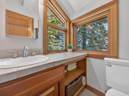 1254 Peninsula Drive, Lake Almanor, CA 96137 Photo