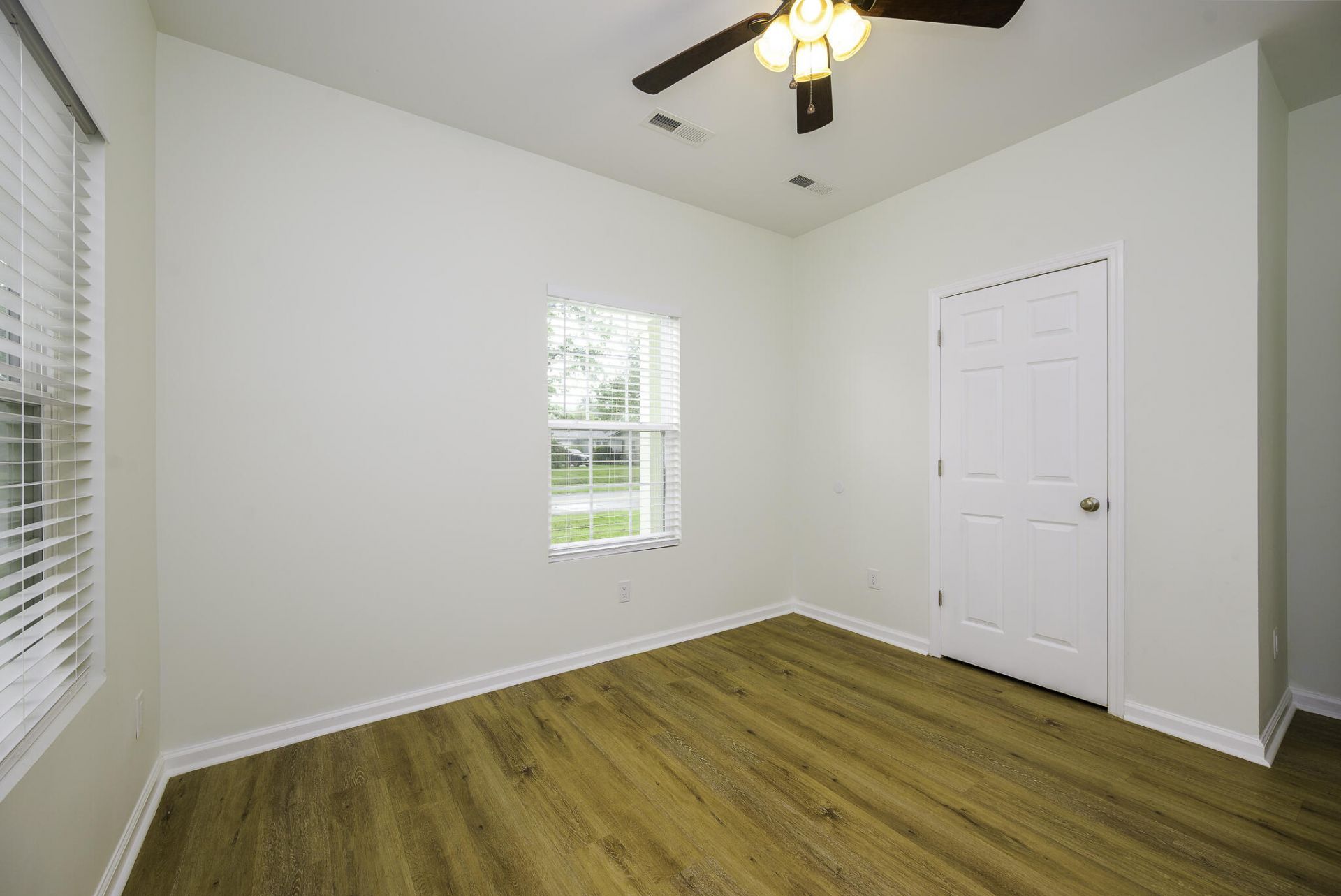 2648 B Leeds Avenue Photo 16