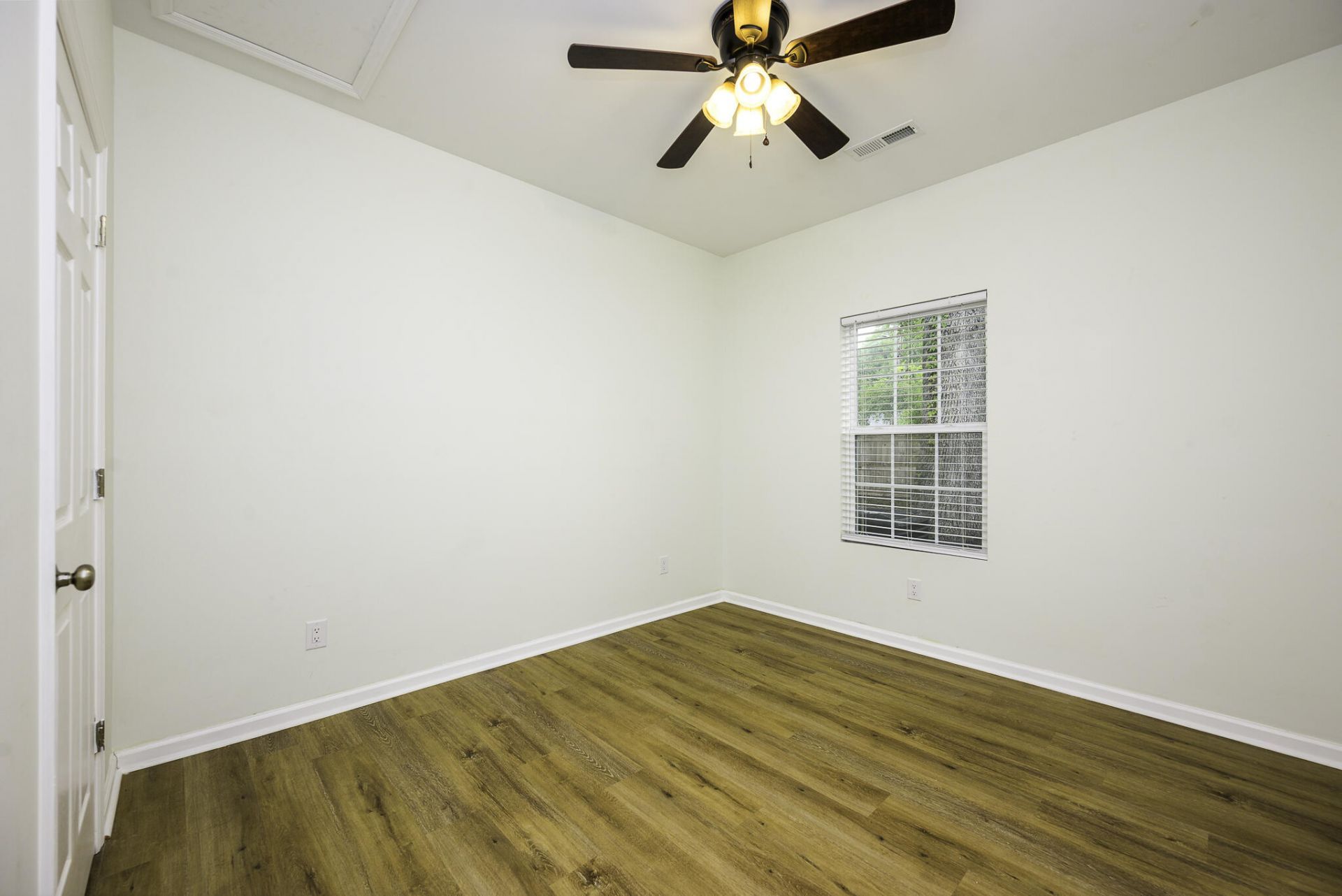 2648 B Leeds Avenue Photo 19