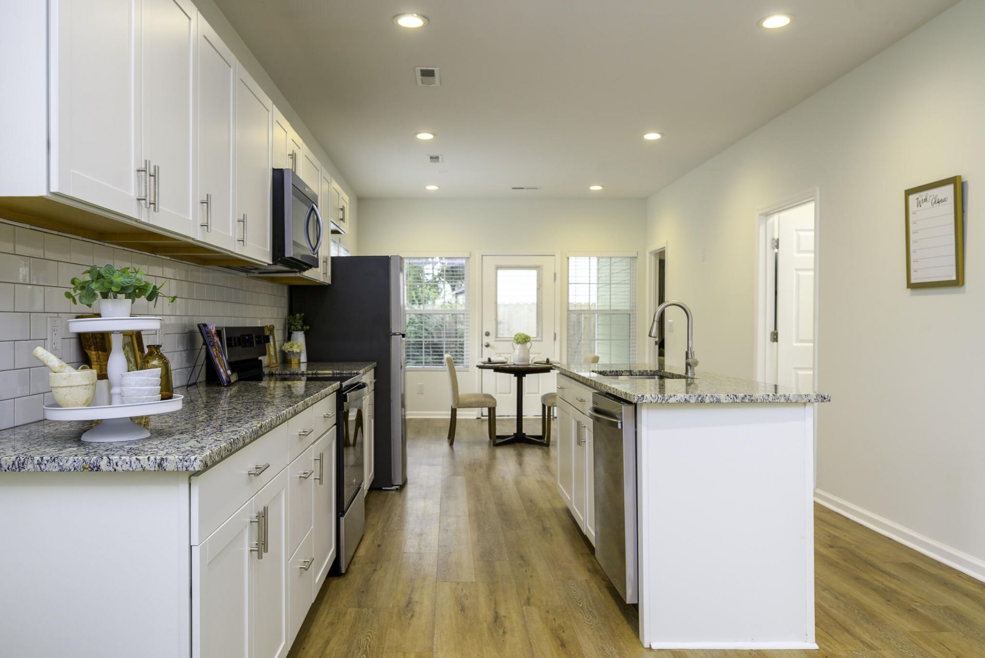 2648 B Leeds Avenue Photo 9