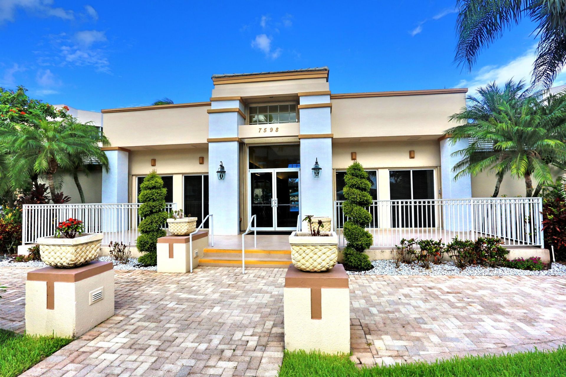 7553 Trent Drive, Unit 211, Tamarac, FL 33321 Photo