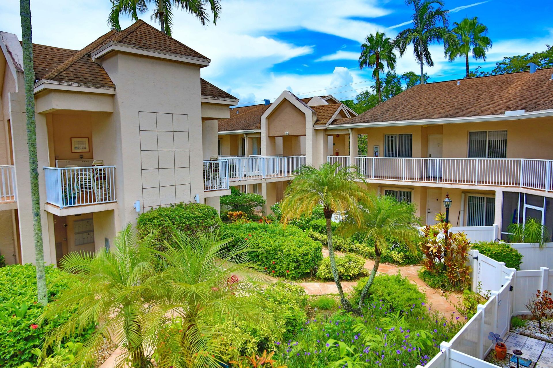 7553 Trent Drive, Unit 211, Tamarac, FL 33321 Photo