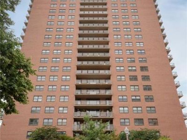 4466 W Pine Boulevard, Unit 8C, St Louis, MO 63108