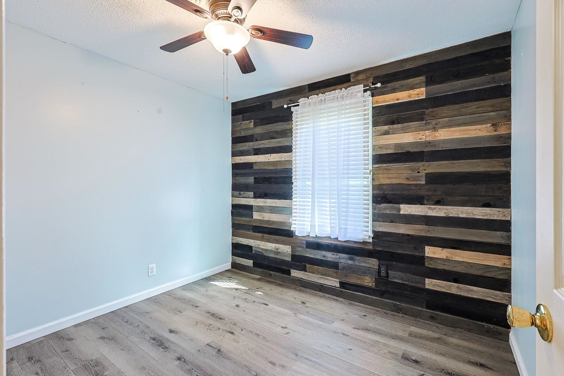 104 S Eaddy St. Photo 13