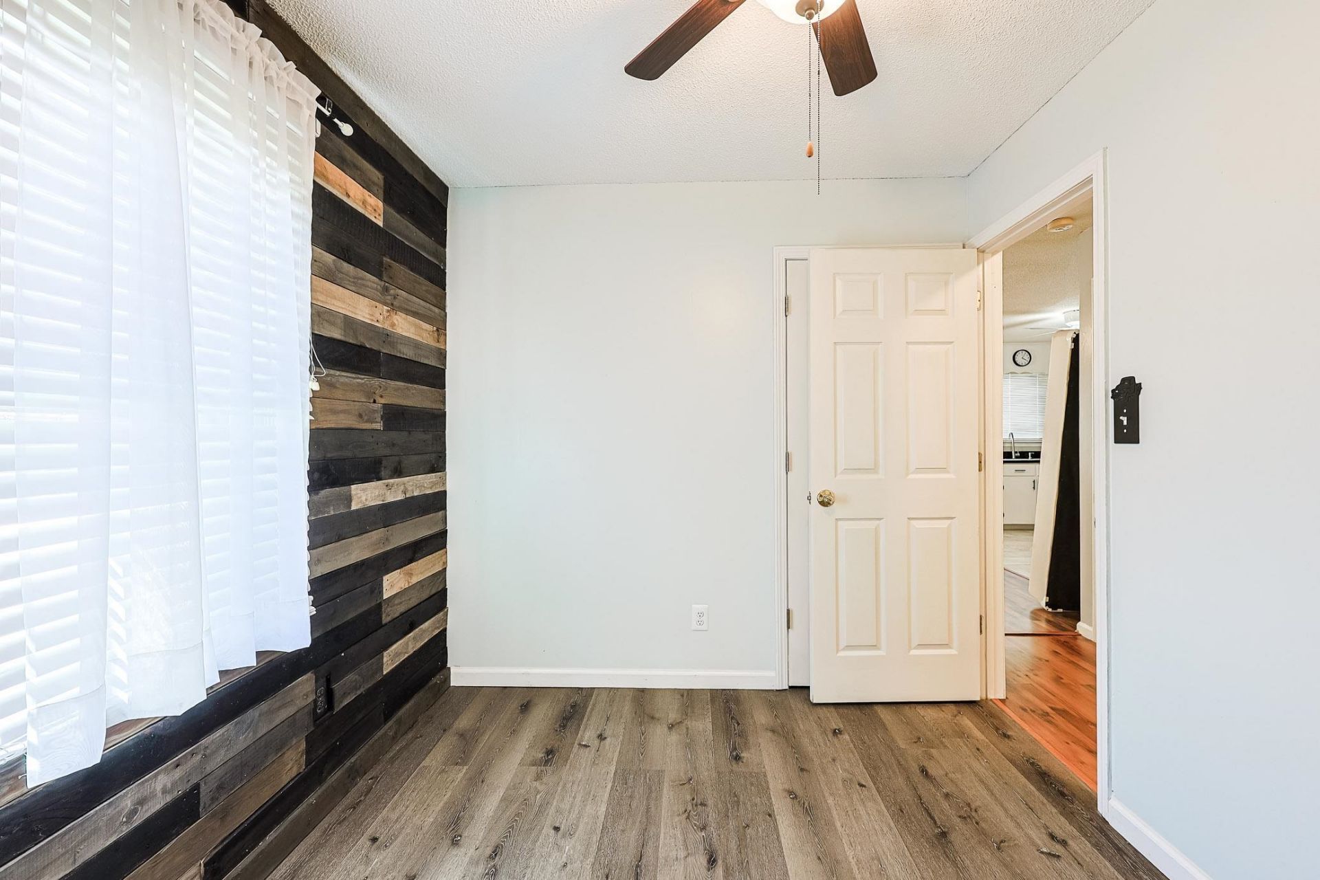 104 S Eaddy St. Photo 14