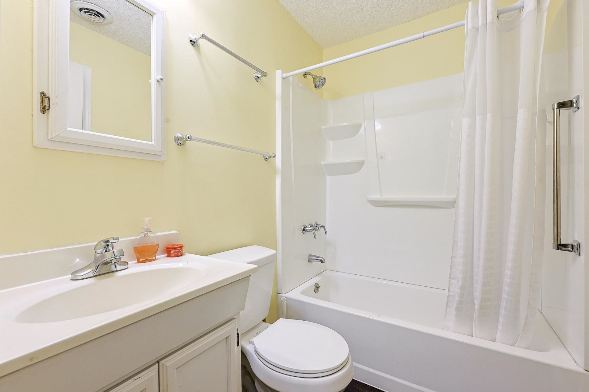 104 S Eaddy St. Photo 15