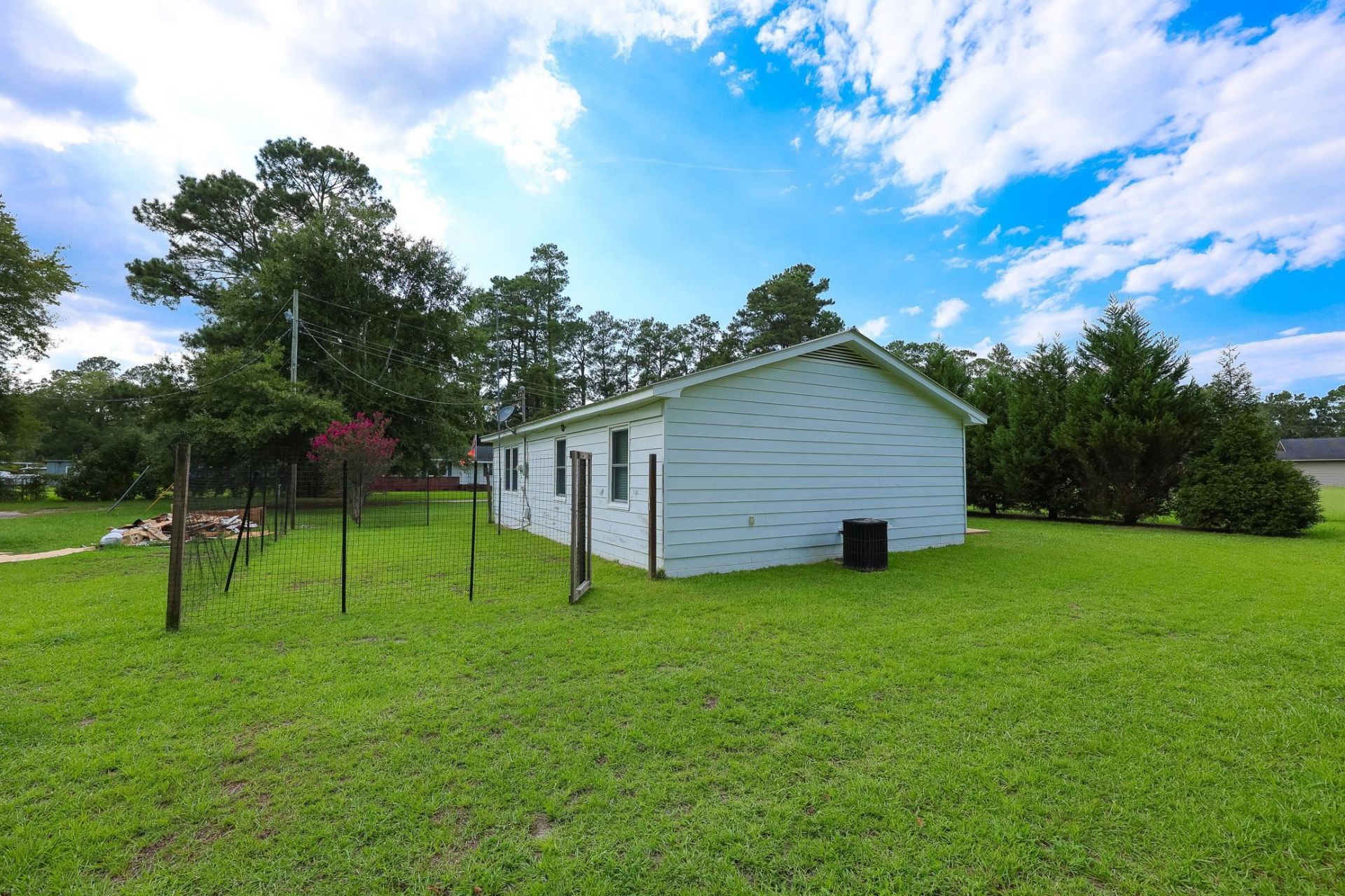 104 S Eaddy St. Photo 17