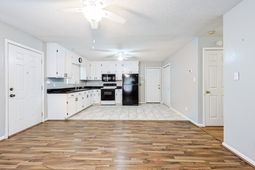 104 S Eaddy St. photo 4