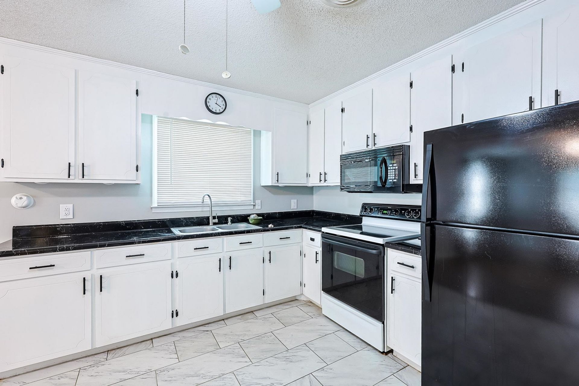 104 S Eaddy St. Photo 5