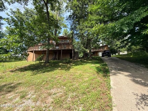 731 Pleasant Grove Rd, Winfield, TN 37892