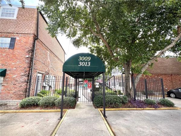 3013 RIDGELAKE Drive , Unit 201, Metairie, LA 70002