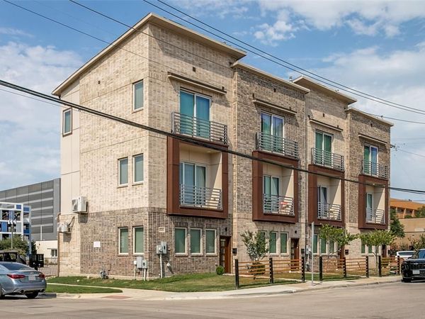312 Feliks Gwozdz Place, Fort Worth, TX 76104