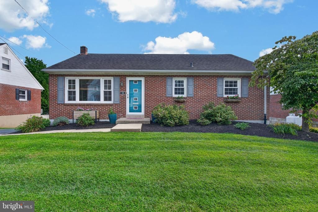 36 W CHARLOTTE STREET, MILLERSVILLE, PA 17551