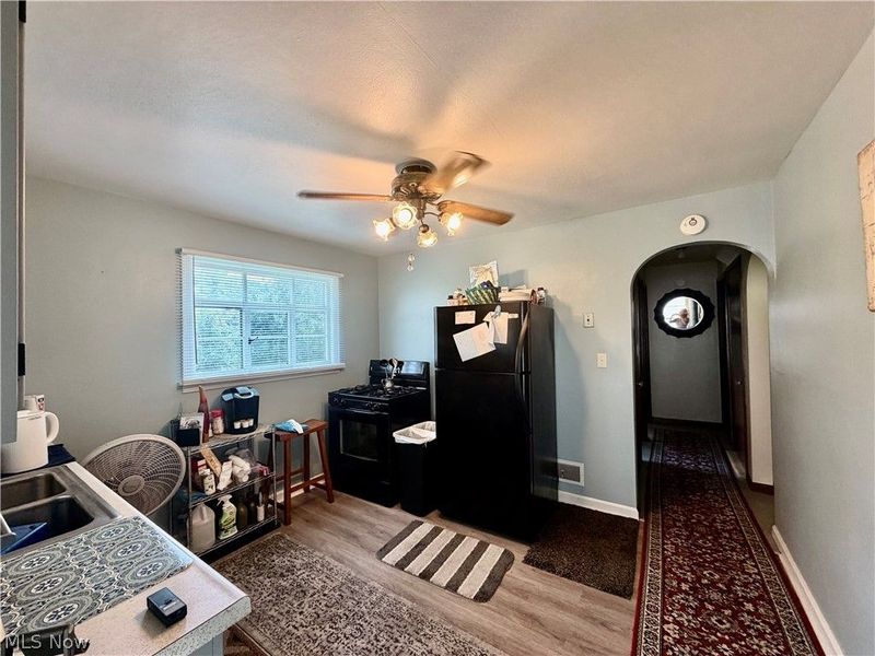 515 W FERNWOOD Drive, Toronto, OH 43964 Photo 7