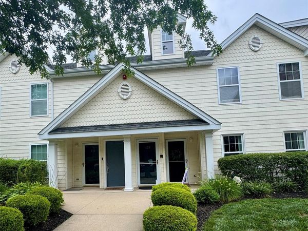 139 Brattle Circle , Melville, NY 11747