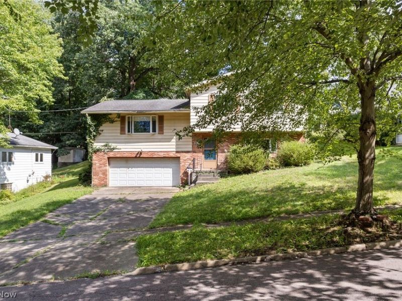 1490 Shanabrook Drive, Akron, OH 44313 Photo 2
