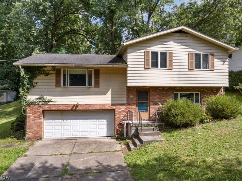 1490 Shanabrook Drive, Akron, OH 44313 Photo 3