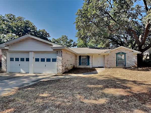 3001 Mark Drive, Arlington, TX 76013