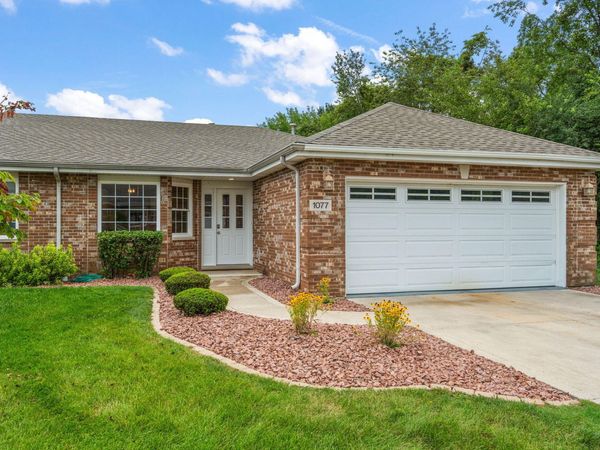1077 Freedom Circle S, Crown Point, IN 46307