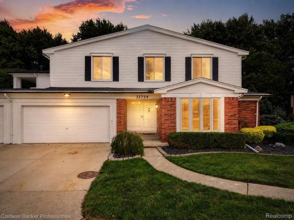 32754 Barclay Square, Unit 20, Warren, Mi 48093