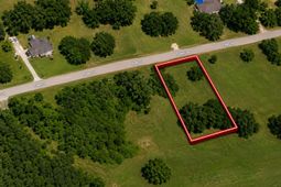 1143 Tennis Lane photo 4