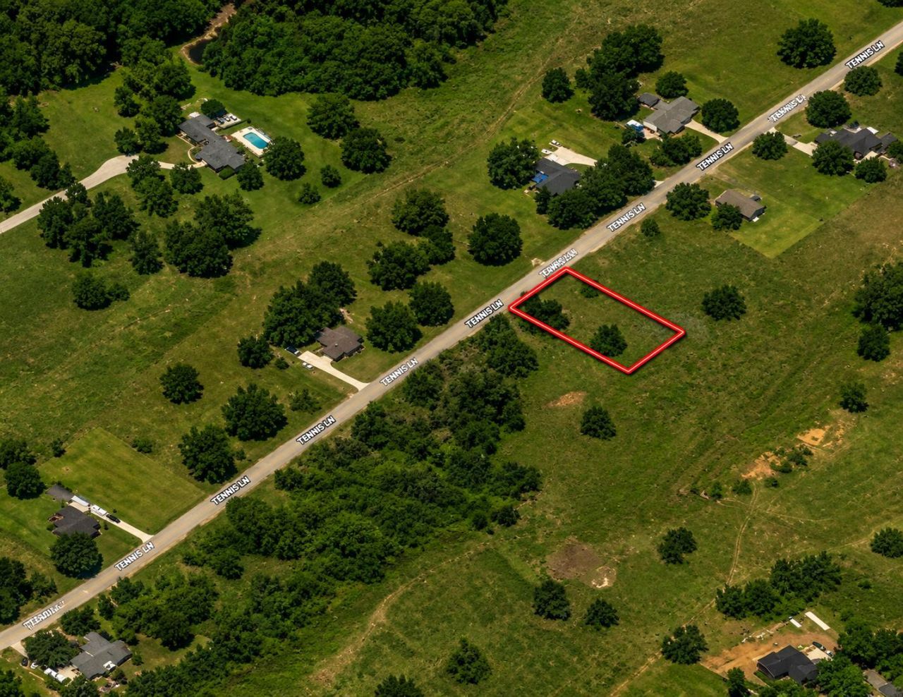 1143 Tennis Lane Photo 4