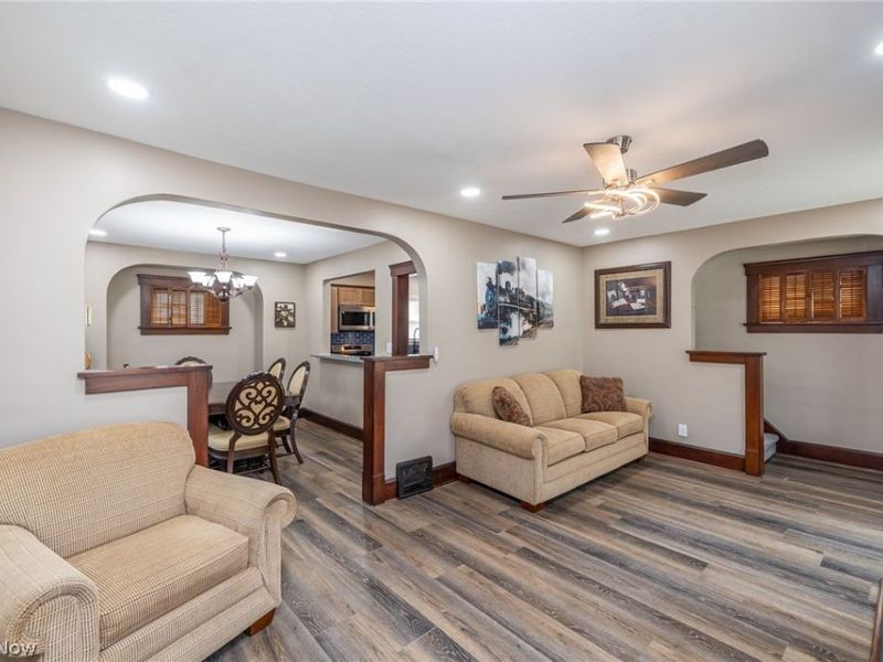516 Bond Street, Elyria, OH 44035 Photo 2