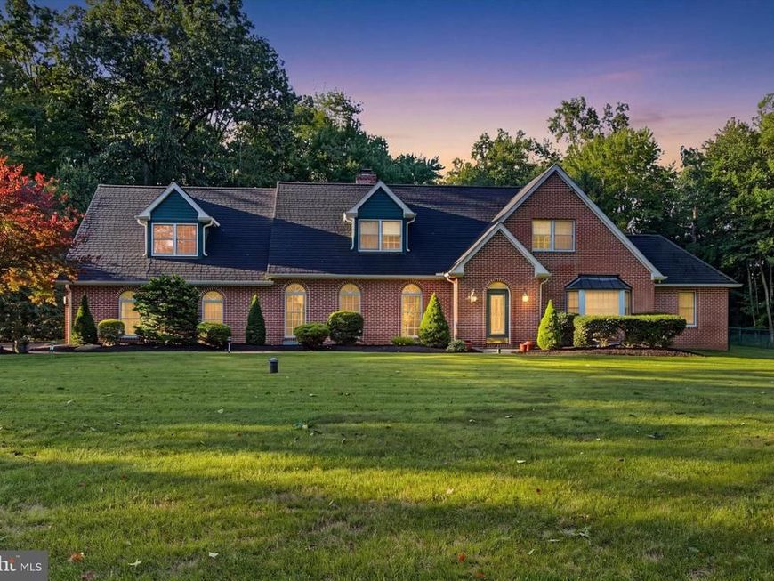 8 Timber Brook Drive, Quakertown, PA 18951 Main Photo