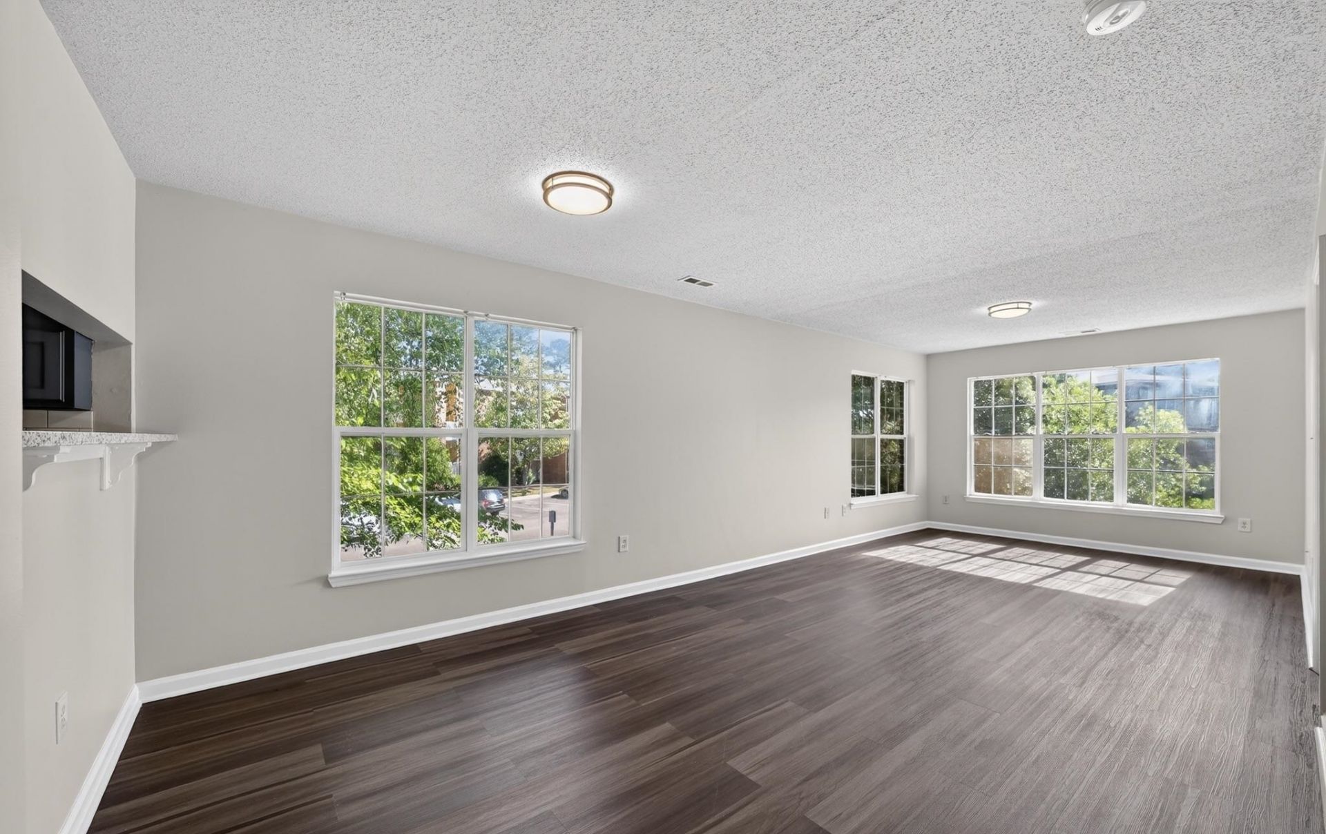 4246 Villas Dr. Photo 12