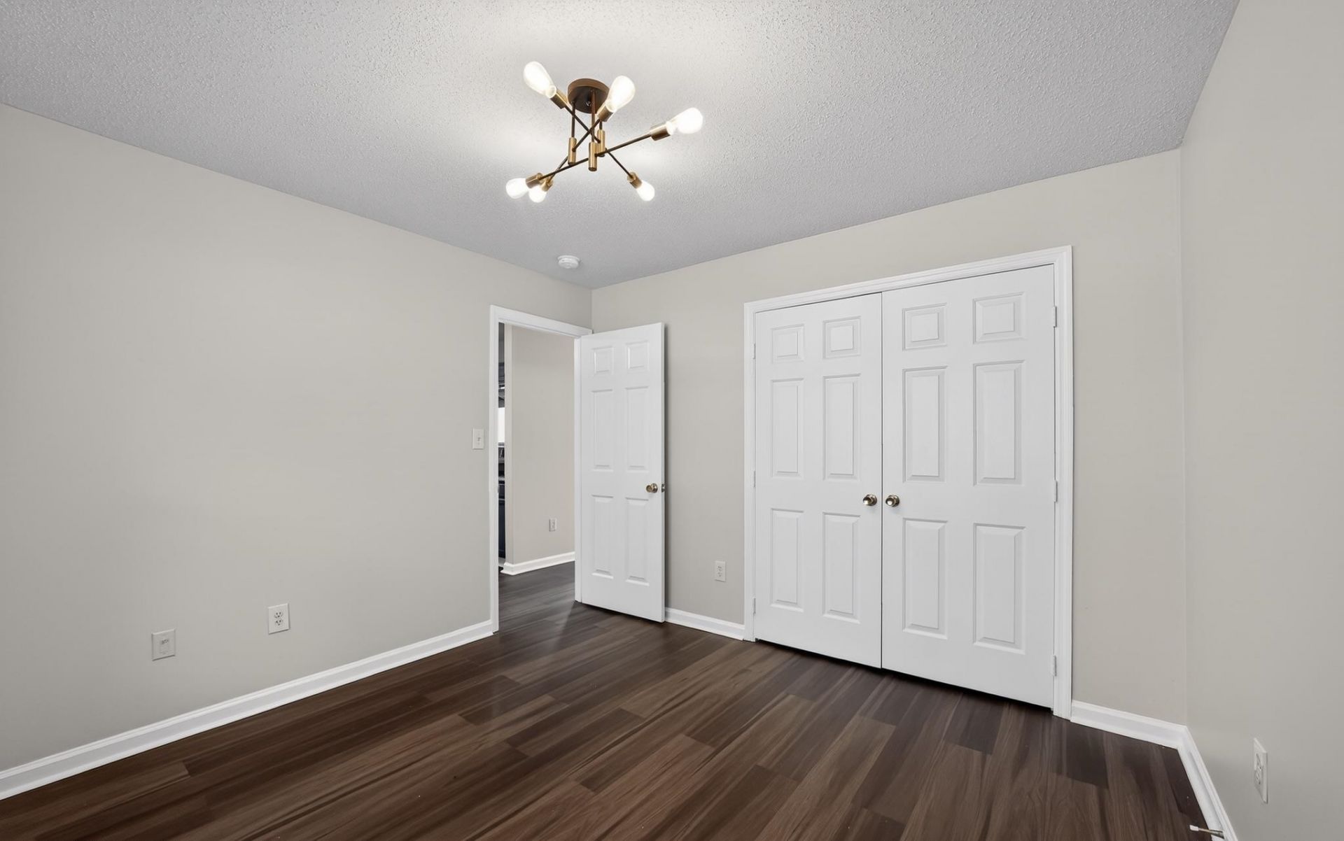 4246 Villas Dr. Photo 25
