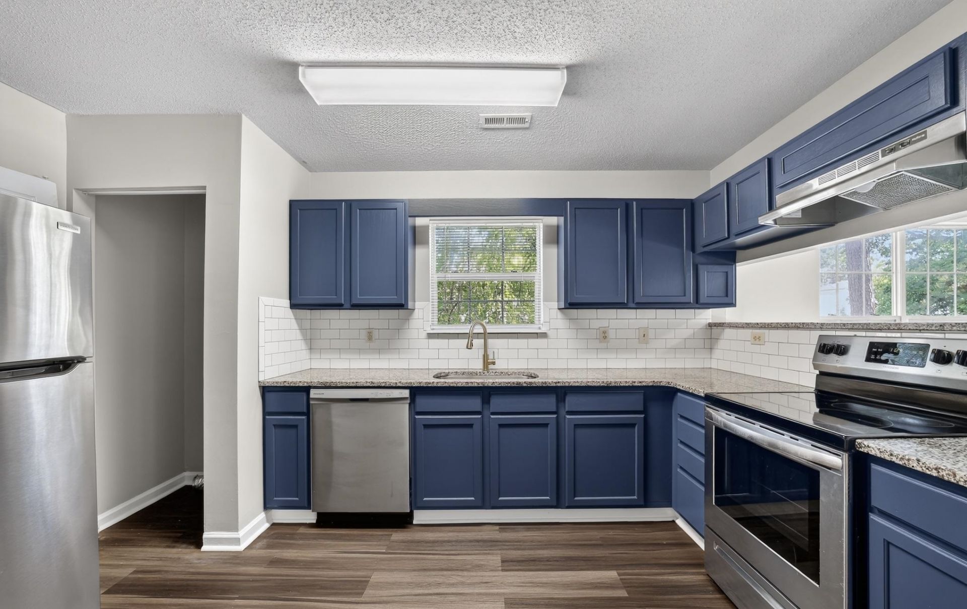 4246 Villas Dr. Photo 6