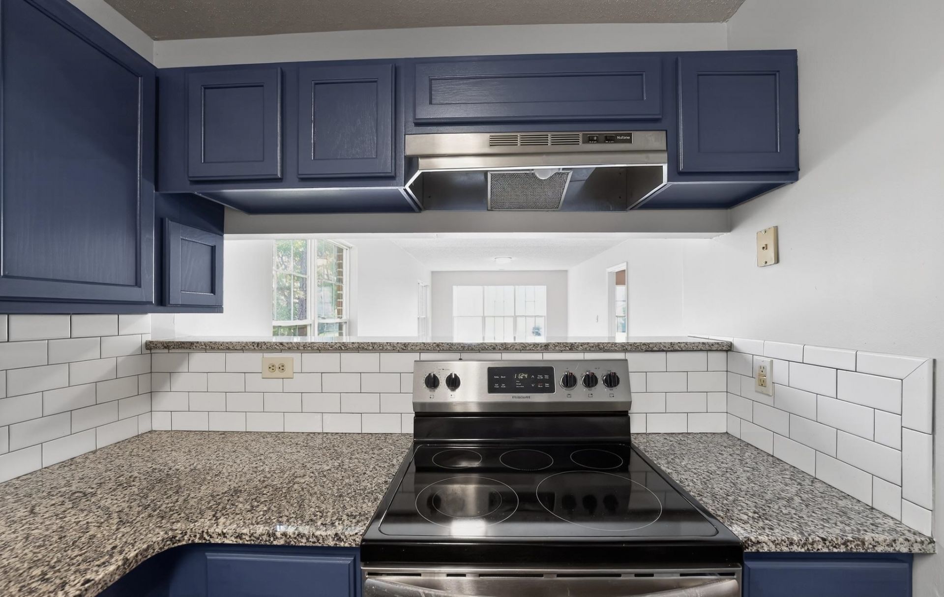 4246 Villas Dr. Photo 8