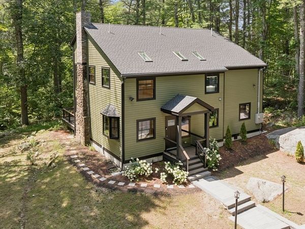 12 Wood St, Southborough, MA 01772