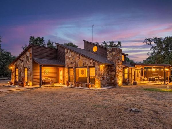 1438 Bend Of The Bosque Road, China Spring, TX 76633